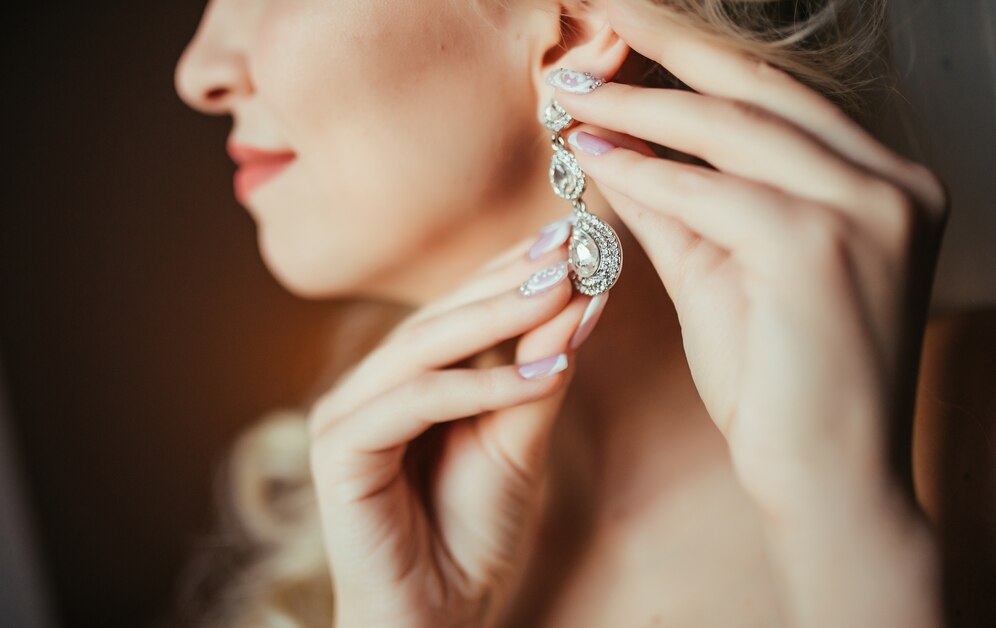 Jewelry Essentials: How to Wear Earrings for Every Special Moment